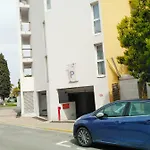 Port - Terrasse - Parking - Piscine アパート