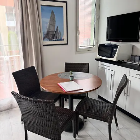 아파트 Port - Terrasse - Parking - Piscine 앙티브