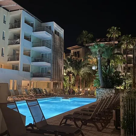 Port - Terrasse - Parking - Piscine アンティーブ